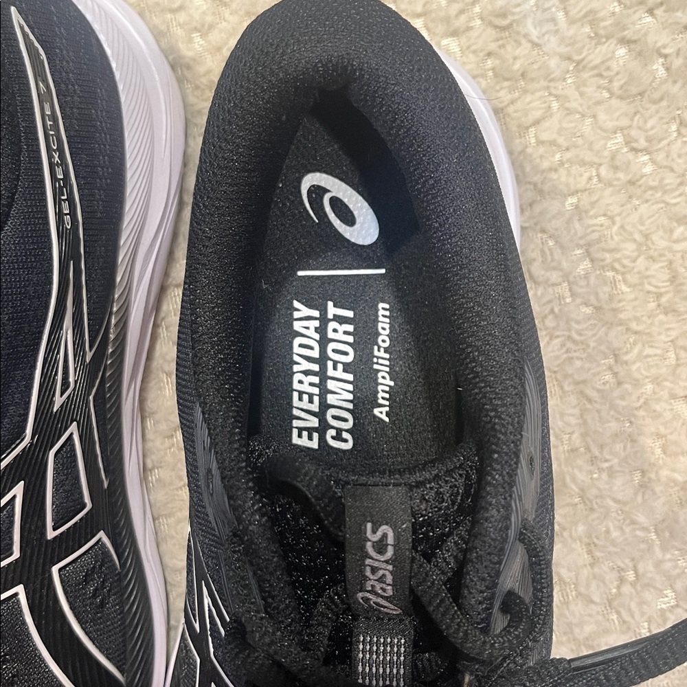 ASICS GEL-Excite 7 running shoes. Size 9. Excellent condition. - Picture 4 of 4